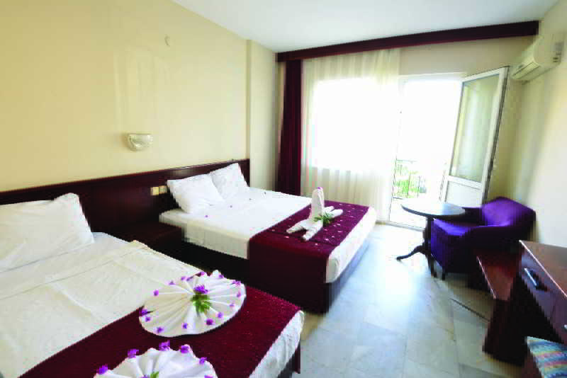 Zeus Hotel ทูรุนช์ ภายนอก รูปภาพ